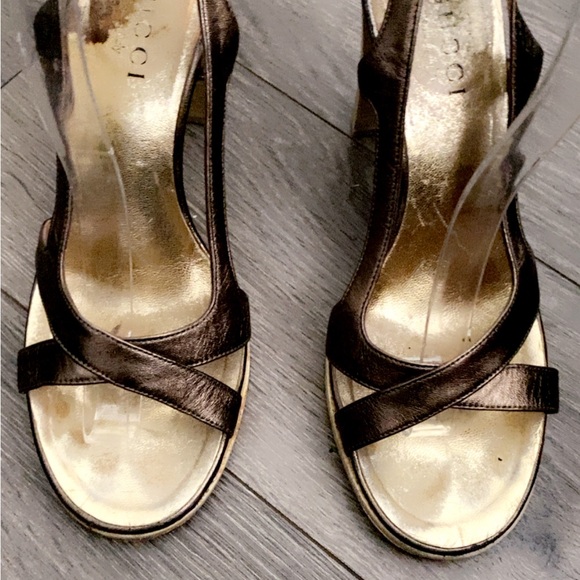 GUCCI CRISS CROSS LEATHER HEELS COMES WITH COA - Picture 3 of 5